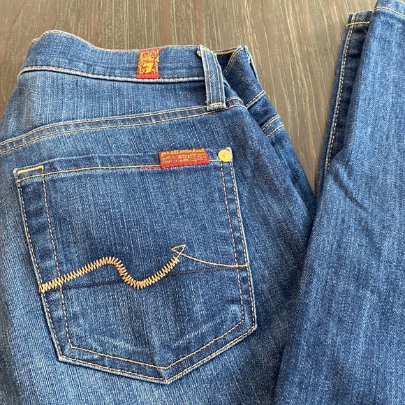 7 for all mankind ladies jeans in size 25 with fading and whiskering. - Picture 7 of 11